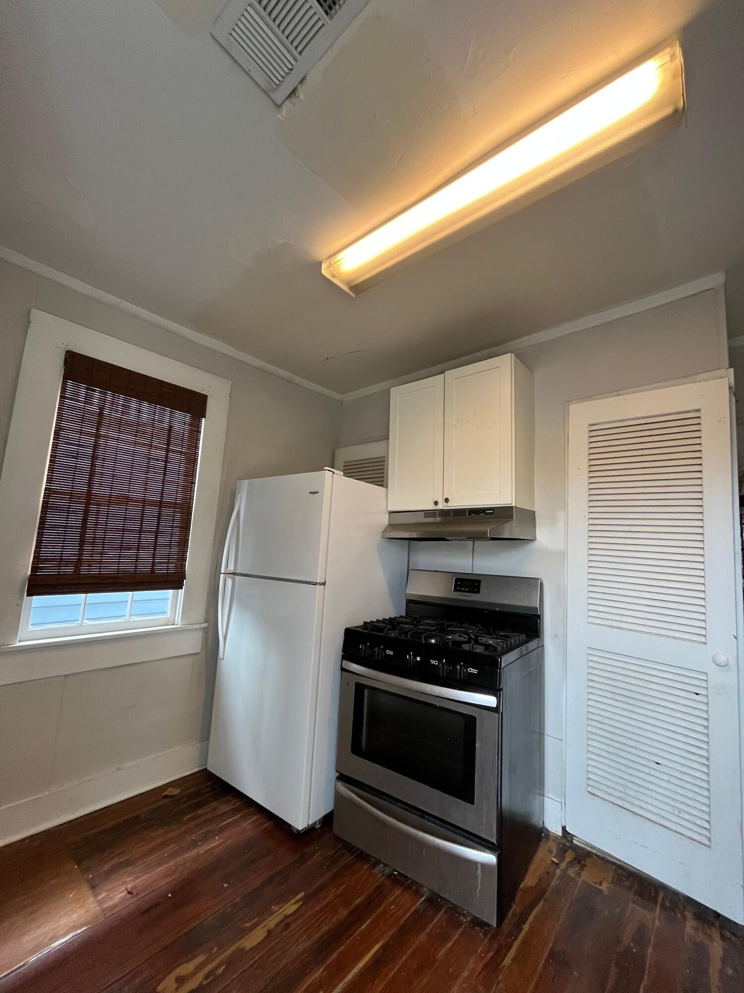 160 Coming Street Charleston, SC 29403 - Photo 9 of 16 IMG_9260