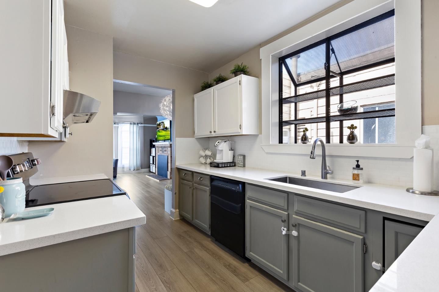 34 Rice Street San Francisco, CA 94112 - Photo 8 of 16 Gallery Image 8