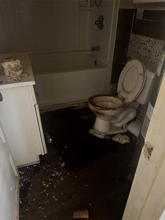 316 West Alley Street Perrin, TX 76486 - Photo 12 of 18 full bathroom