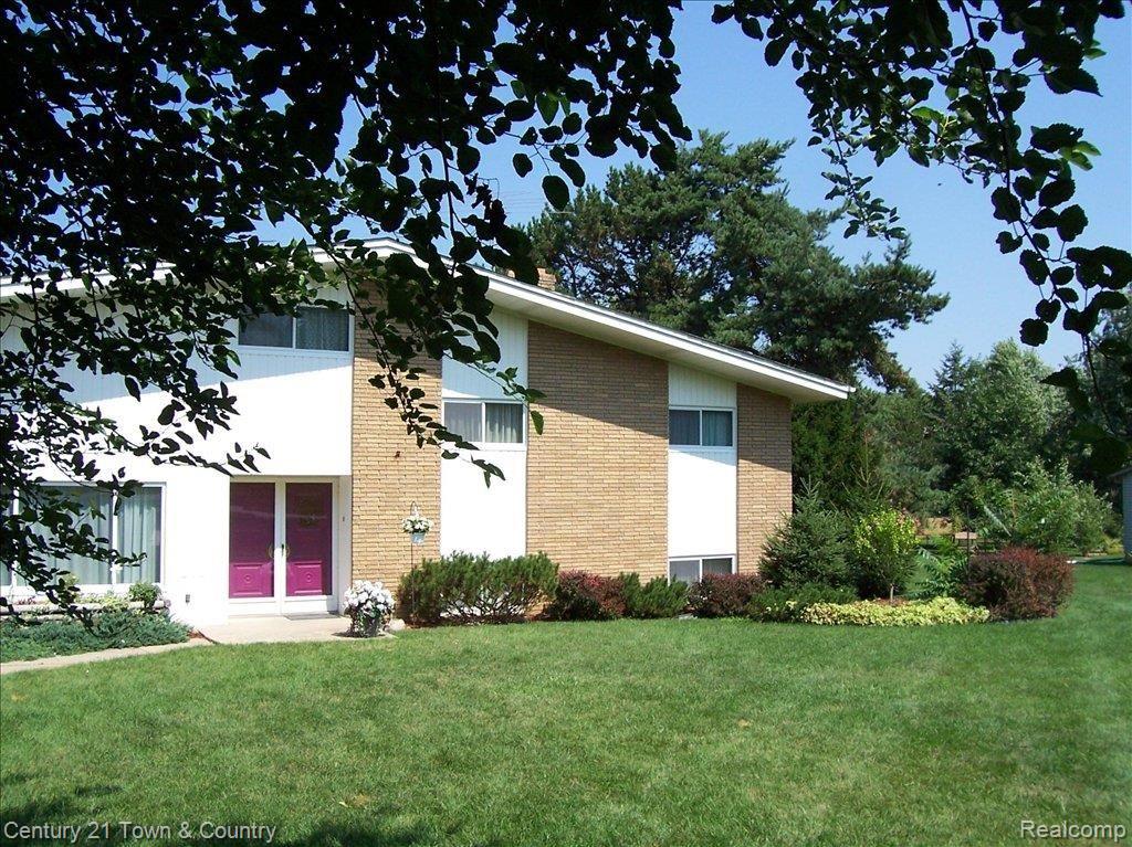 2668 Mohawk Lane Rochester, MI 48306 - Photo 1 of 16 Mohawk_Lane