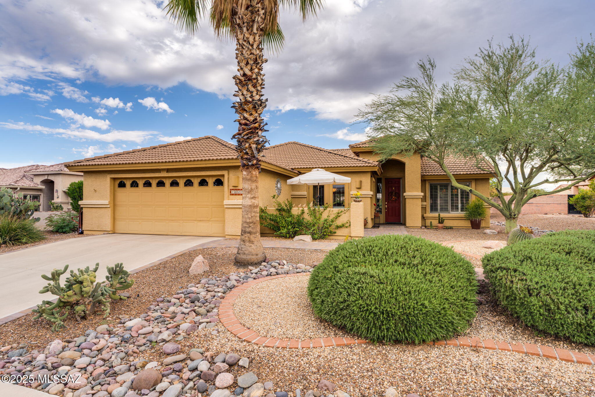 1821 East Redstart Road Green Valley, AZ 85614 - Photo 1 of 50 Gallery Image 1