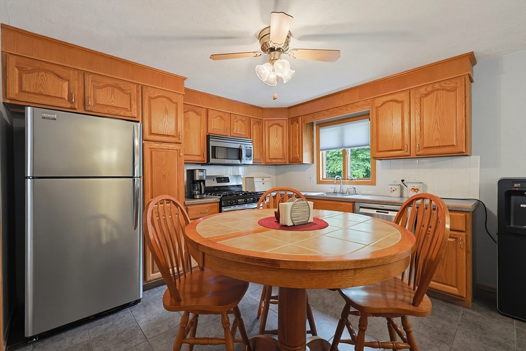 19 Bellflower Road Billerica, MA 01821 - Photo 20 of 42 Gallery Image 20