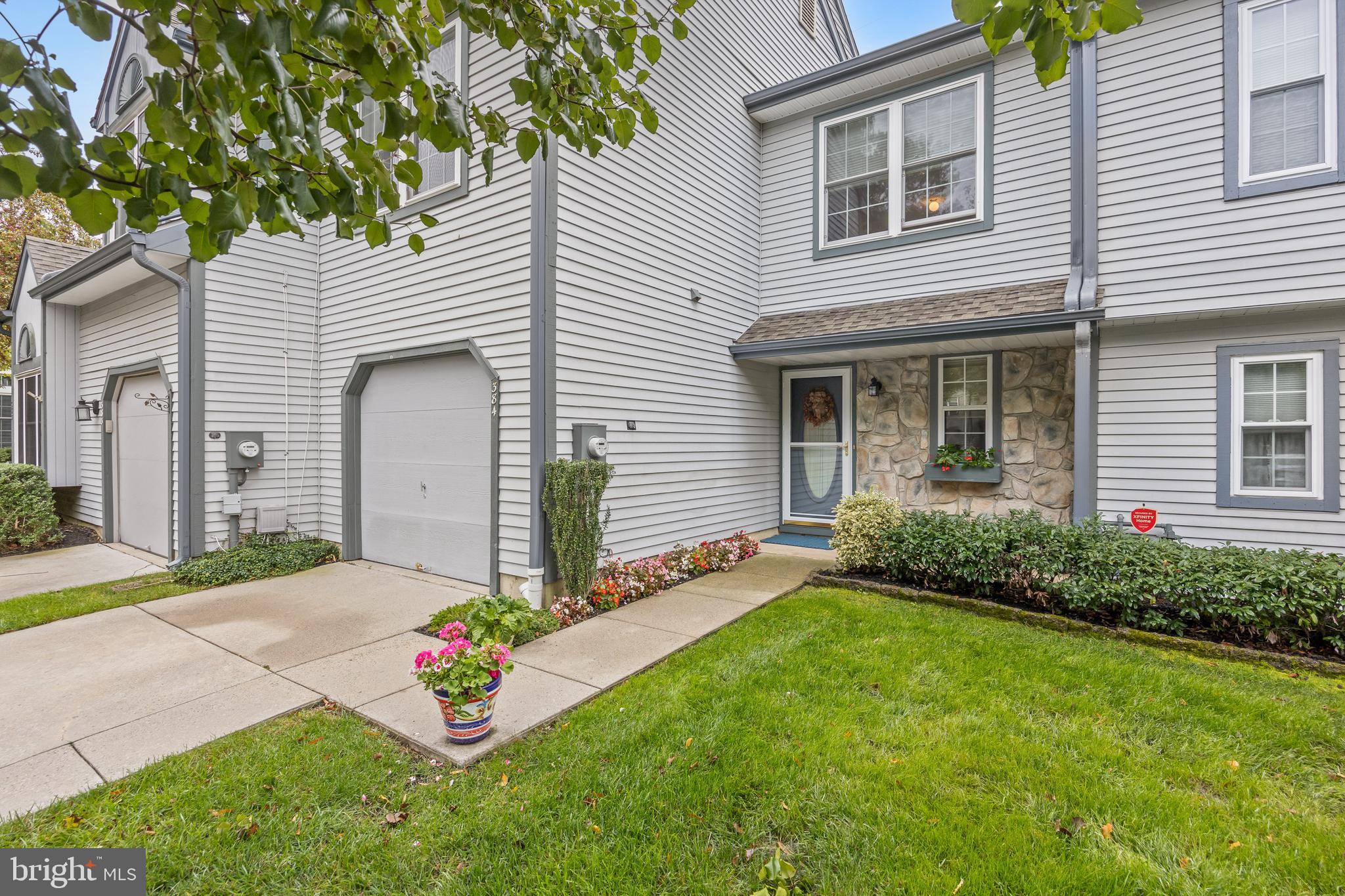 384 Inverness Court Mount Laurel, NJ 08054 - Photo 4 of 32