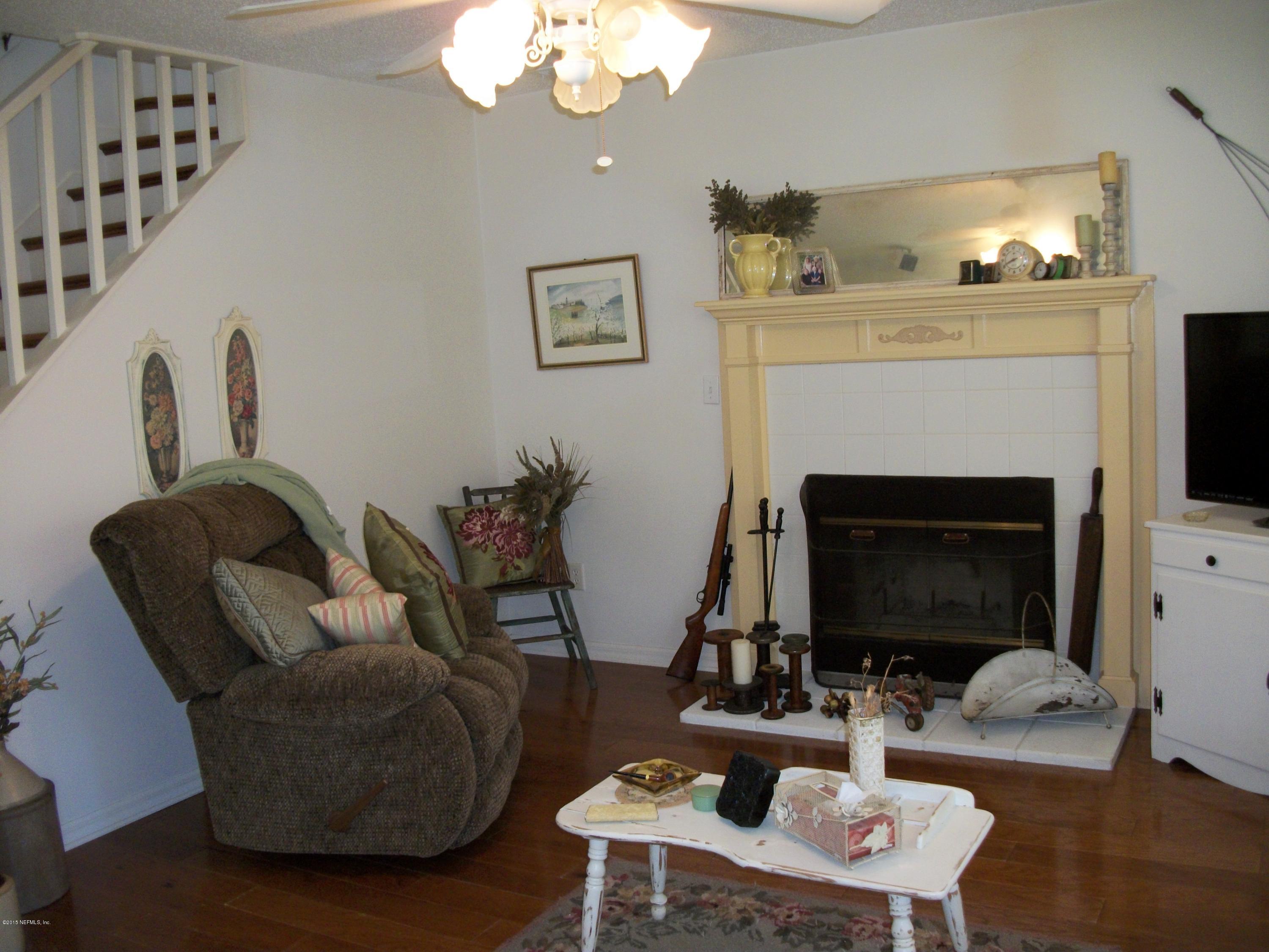 8218 Plantation Road Macclenny, FL 32063 - Photo 12 of 37 COZY FIREPLACE