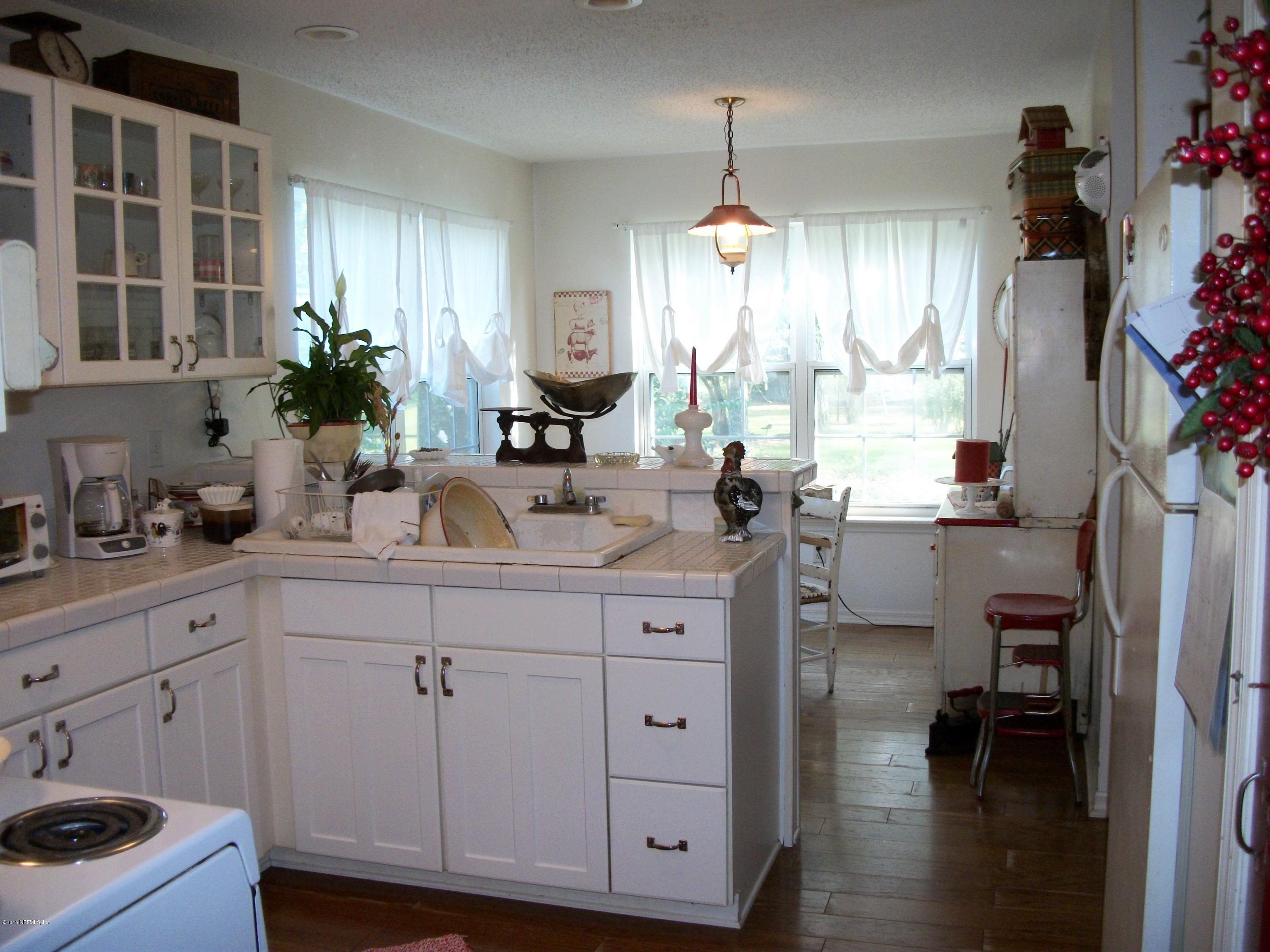 8218 Plantation Road Macclenny, FL 32063 - Photo 14 of 37 KITCHEN/BREAKFAST NOOK