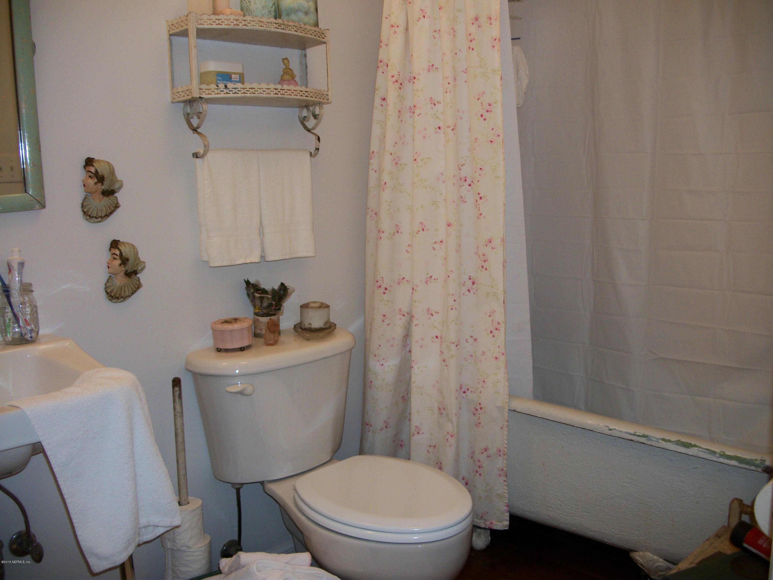 8218 Plantation Road Macclenny, FL 32063 - Photo 20 of 37 HALL BATH