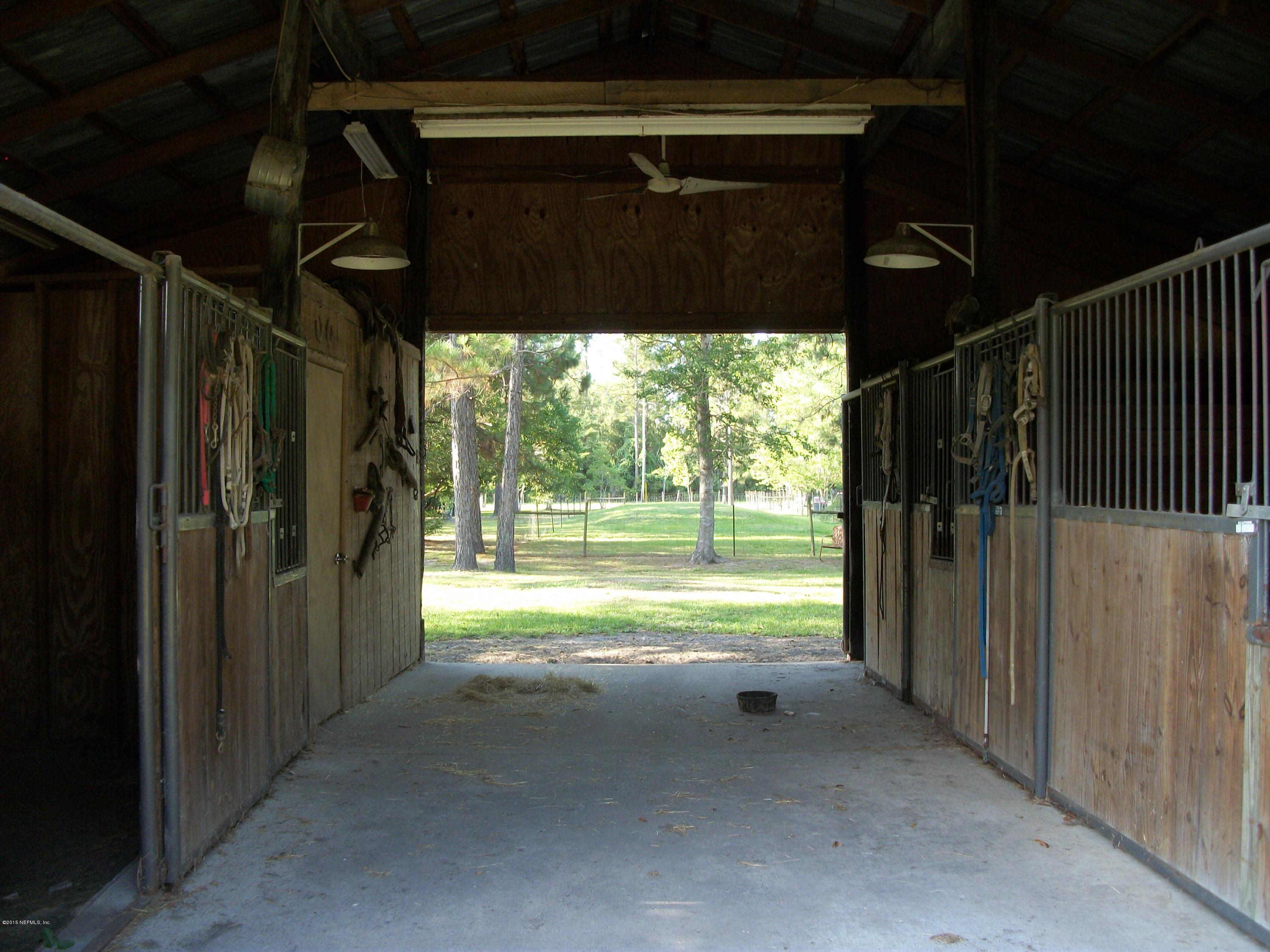 8218 Plantation Road Macclenny, FL 32063 - Photo 29 of 37 3 STALLS AND TACK ROOM