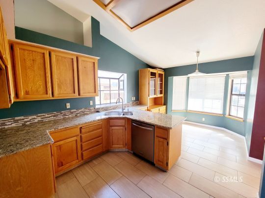 204 Barbara Avenue Ridgecrest, CA 93555 - Photo 6 of 26 Gallery Image 6
