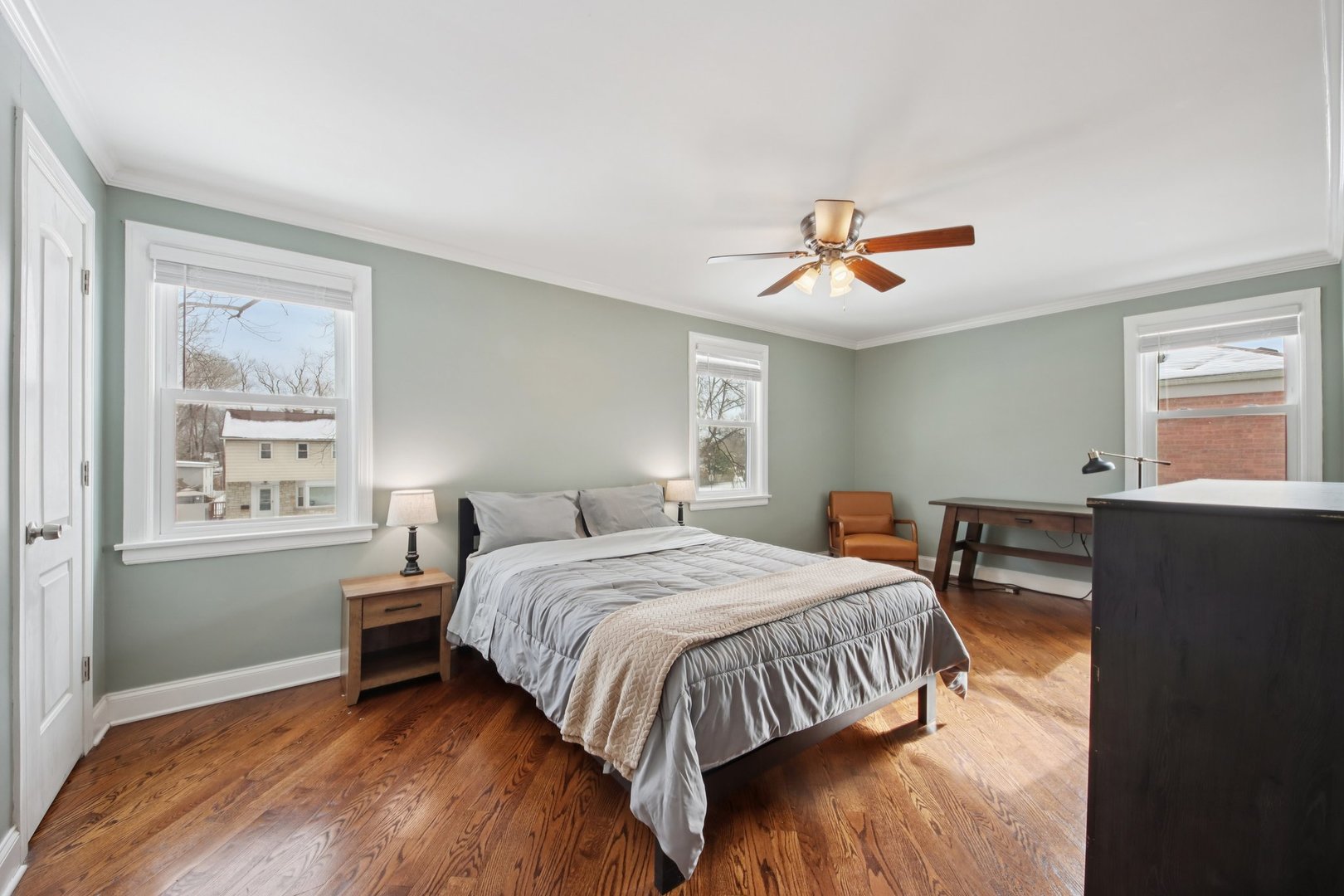 8646 Harms Road Skokie, IL 60077 - Photo 8 of 22