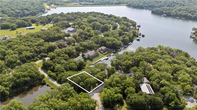 $480,000 | 321 West Sugar Lake Drive, Mound City, KS 66056