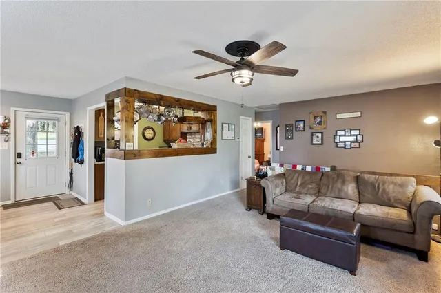 $480,000 | 321 West Sugar Lake Drive, Mound City, KS 66056