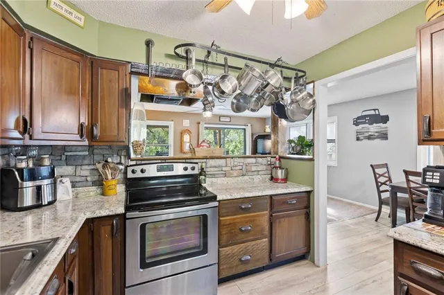 $480,000 | 321 West Sugar Lake Drive, Mound City, KS 66056