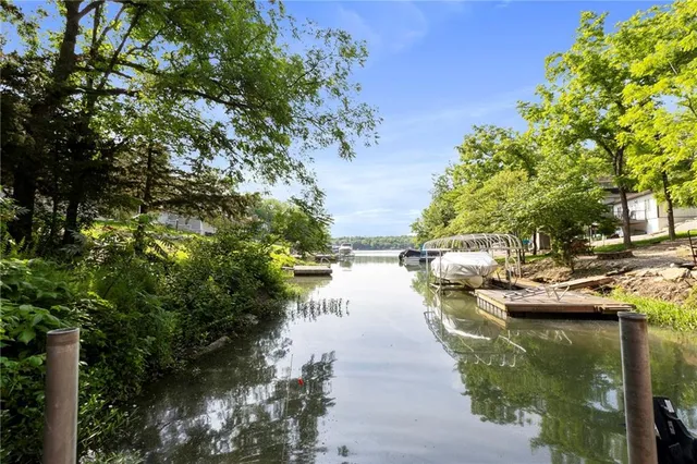 $480,000 | 321 West Sugar Lake Drive, Mound City, KS 66056