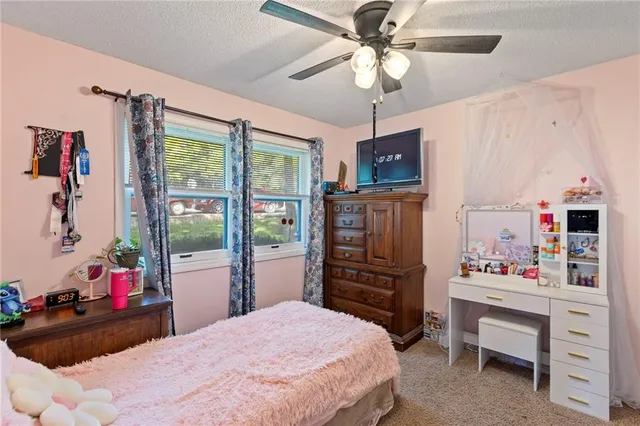 $480,000 | 321 West Sugar Lake Drive, Mound City, KS 66056