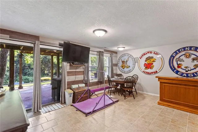 $480,000 | 321 West Sugar Lake Drive, Mound City, KS 66056