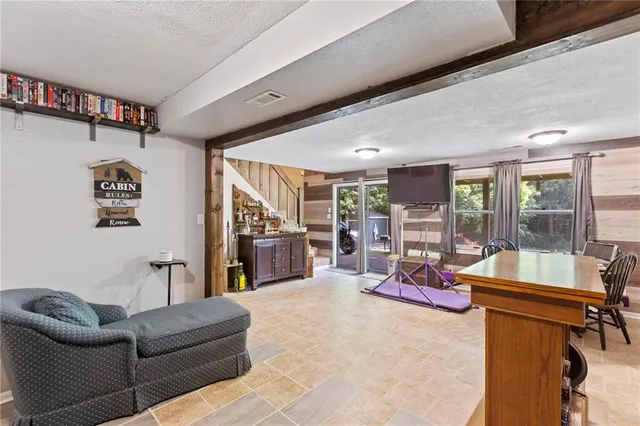 $480,000 | 321 West Sugar Lake Drive, Mound City, KS 66056