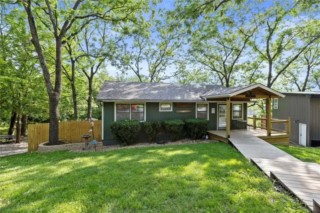 $480,000 | 321 West Sugar Lake Drive, Mound City, KS 66056