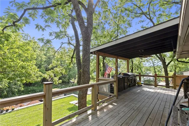 $480,000 | 321 West Sugar Lake Drive, Mound City, KS 66056