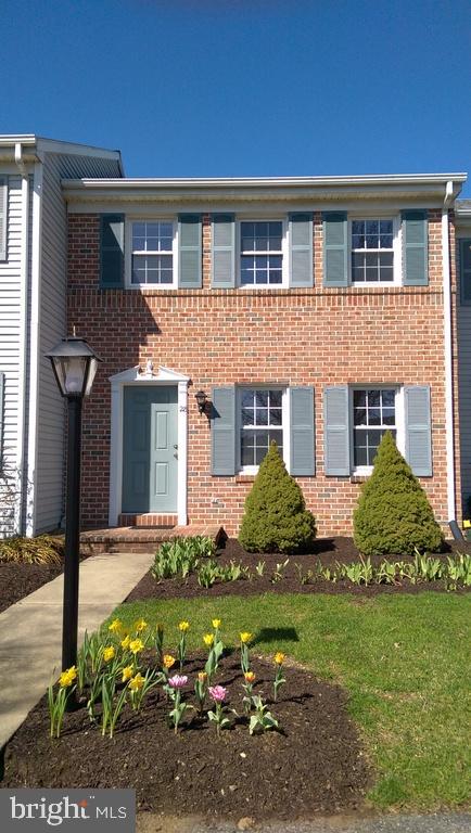 28 Laurie Lane Lititz, PA 17543 - Photo 2 of 19 Gallery Image 2