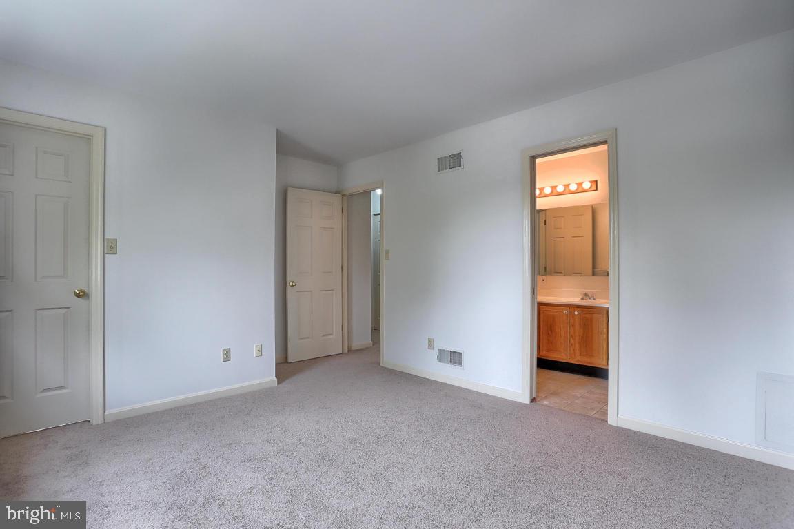 28 Laurie Lane Lititz, PA 17543 - Photo 12 of 19 Gallery Image 12