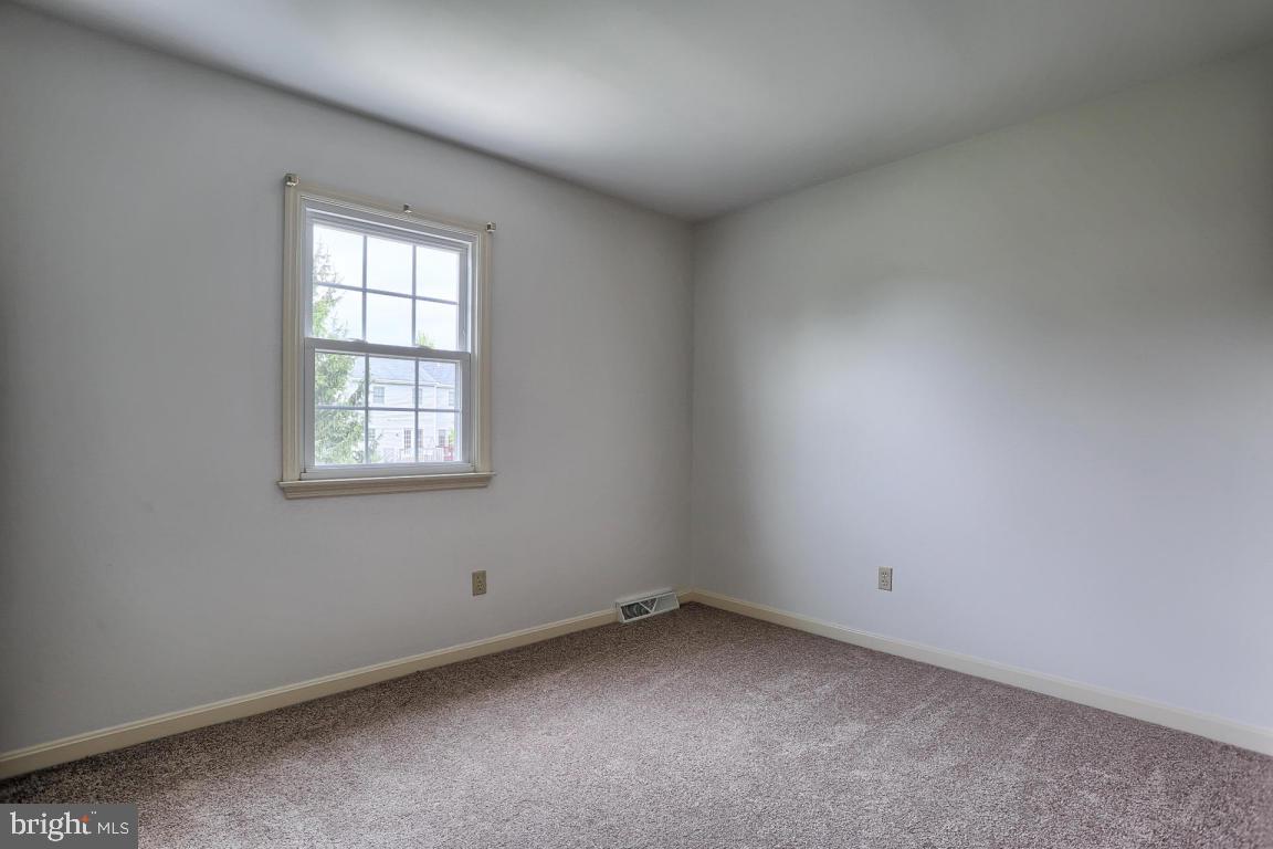 28 Laurie Lane Lititz, PA 17543 - Photo 14 of 19 Gallery Image 14