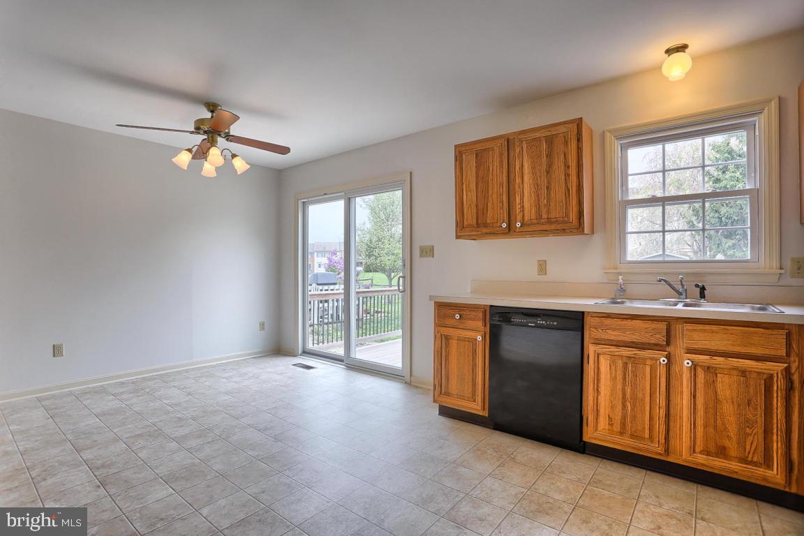 28 Laurie Lane Lititz, PA 17543 - Photo 7 of 19 Gallery Image 7