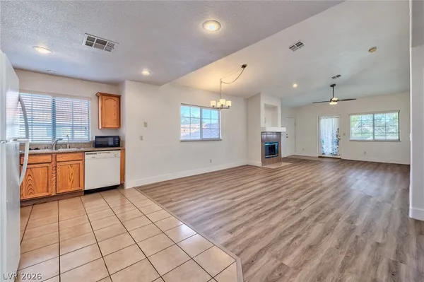 $1,650 | 3327 Erva Street, Unit 204, Las Vegas, NV 89117