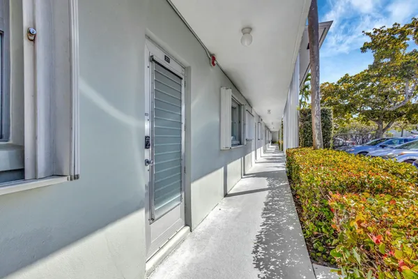 $139,000 | 2320 Southwest 22nd Avenue, Unit 211, Delray Beach, FL 33445