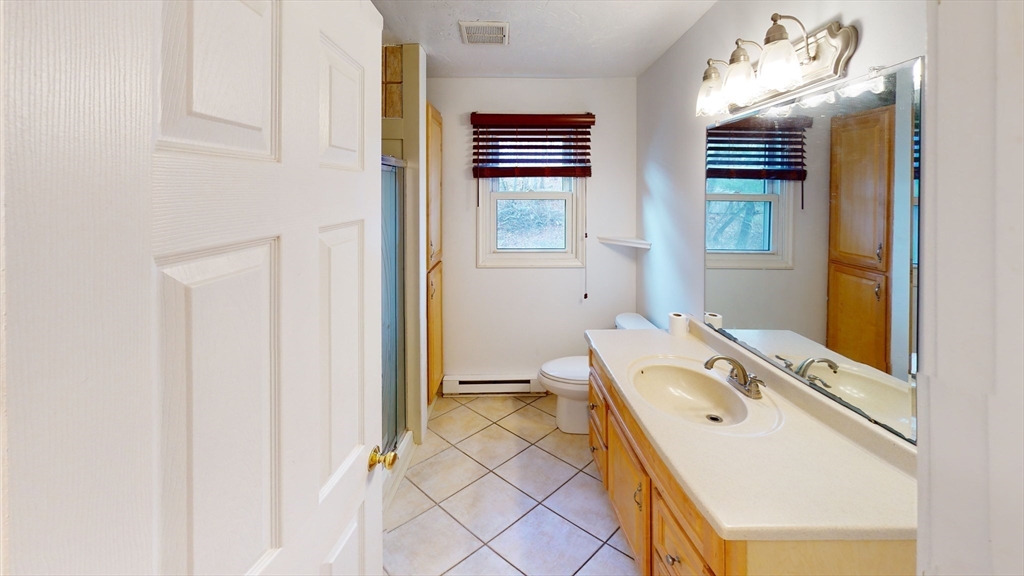 32 Boston Avenue Worcester, MA 01604 - Photo 11 of 26 Gallery Image 11