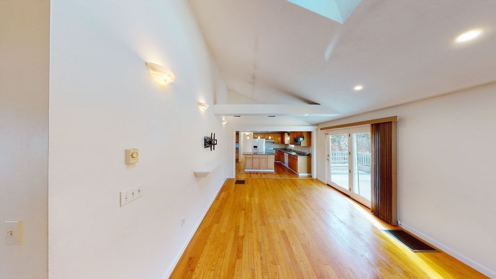 32 Boston Avenue Worcester, MA 01604 - Photo 5 of 26 Gallery Image 5