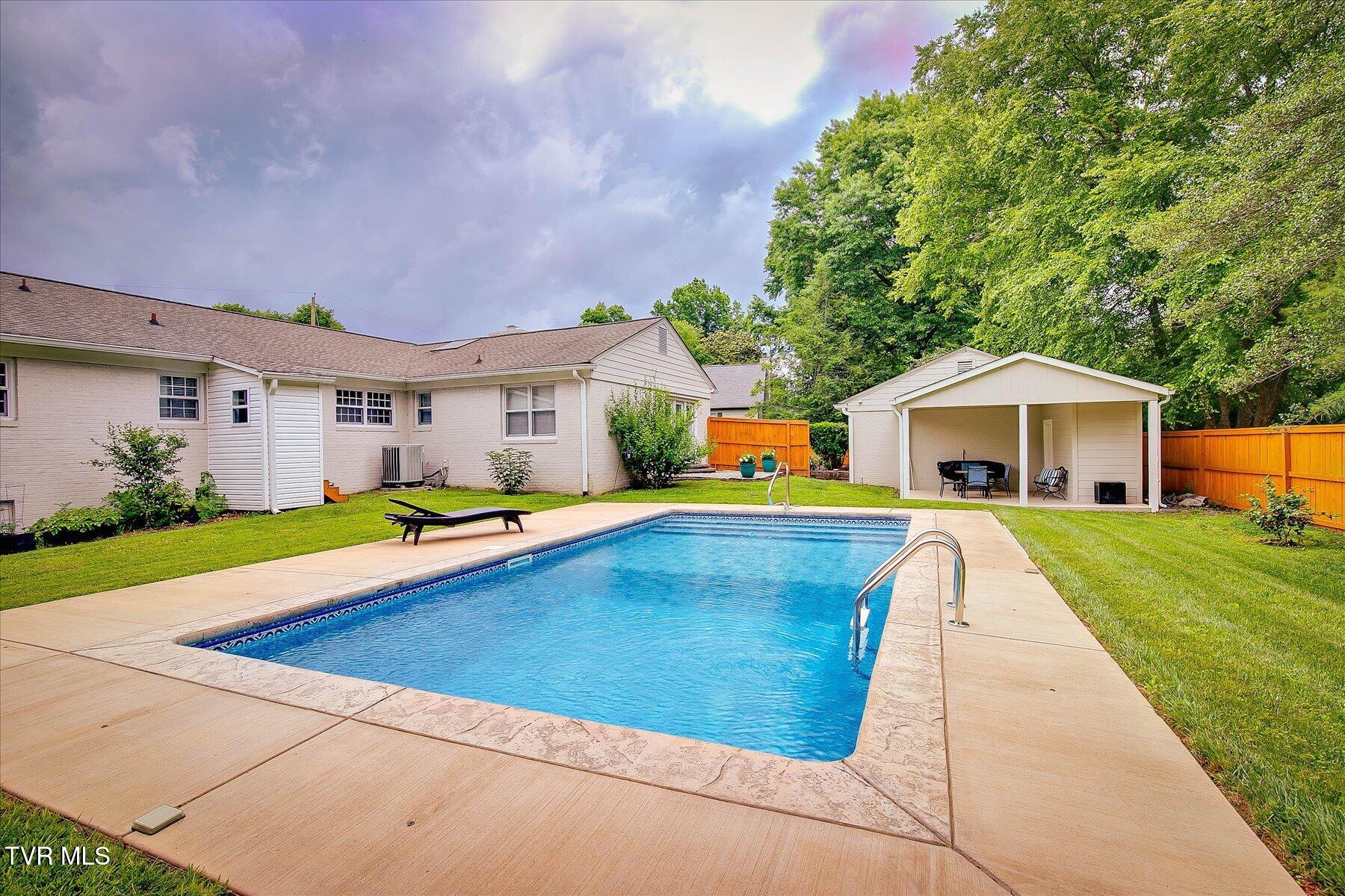 2013 Canterbury Road Kingsport, TN 37660 - Photo 48 of 49 48-2013 Canterbury Rd-48