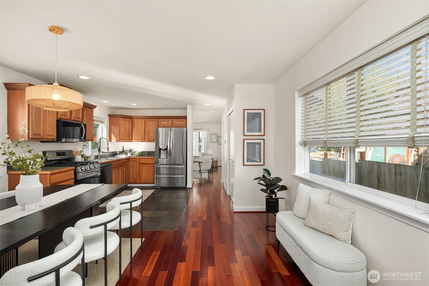 3932 South Lucile Street Seattle, WA 98118 - Photo 2 of 24