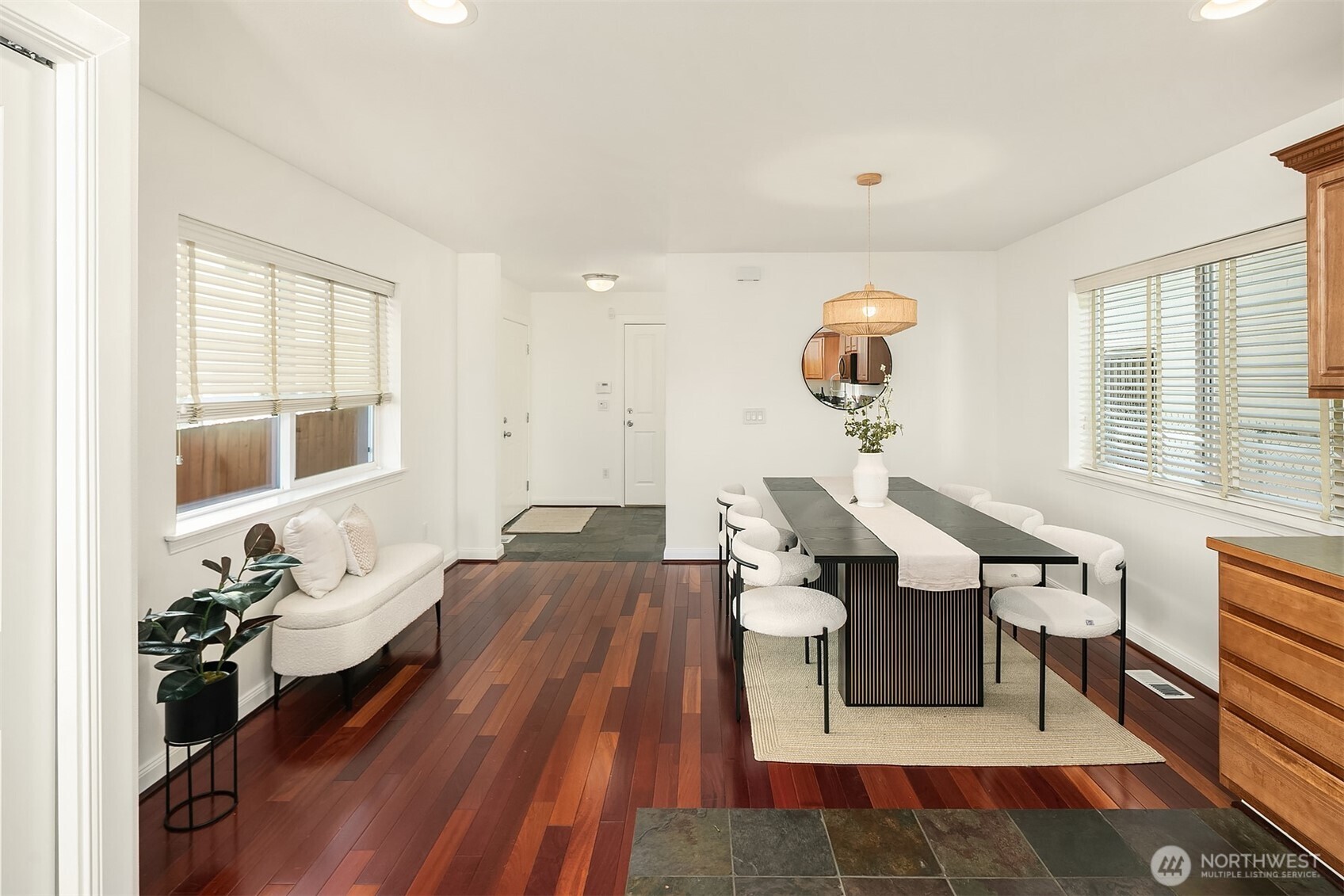 3932 South Lucile Street Seattle, WA 98118 - Photo 3 of 24