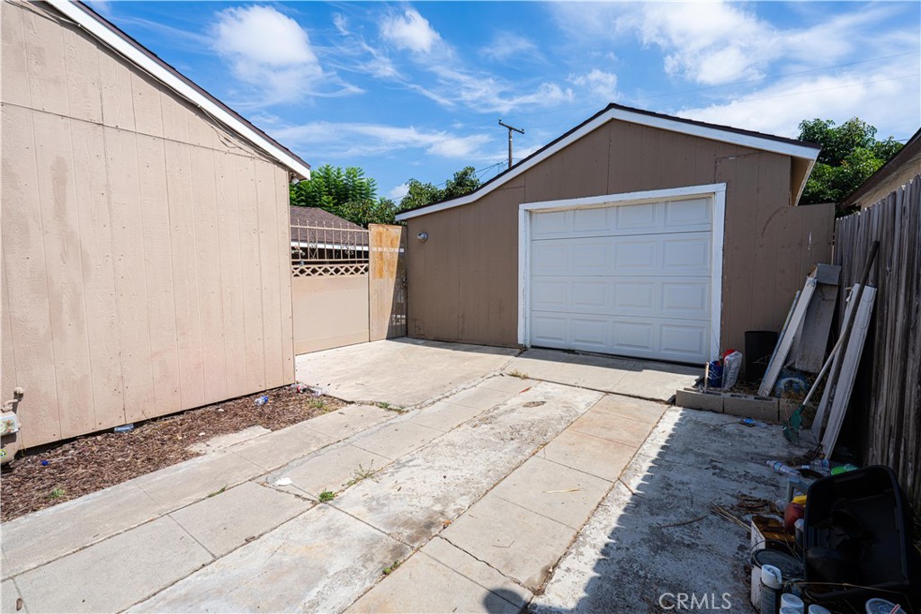 2125 Rousselle Street Santa Ana, CA 92707 - Photo 3 of 20 Gallery Image 3