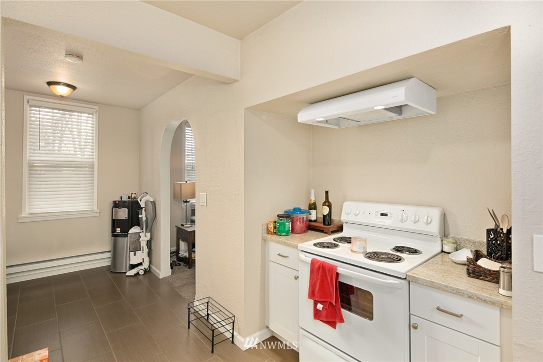 222 South 15th Street Renton, WA 98055 - Photo 21 of 34 a view of utility room and washer