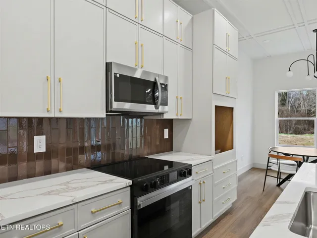 $699,999 | 1904 Amherst Road, Knoxville, TN 37909