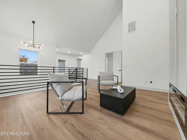 $699,999 | 1904 Amherst Road, Knoxville, TN 37909