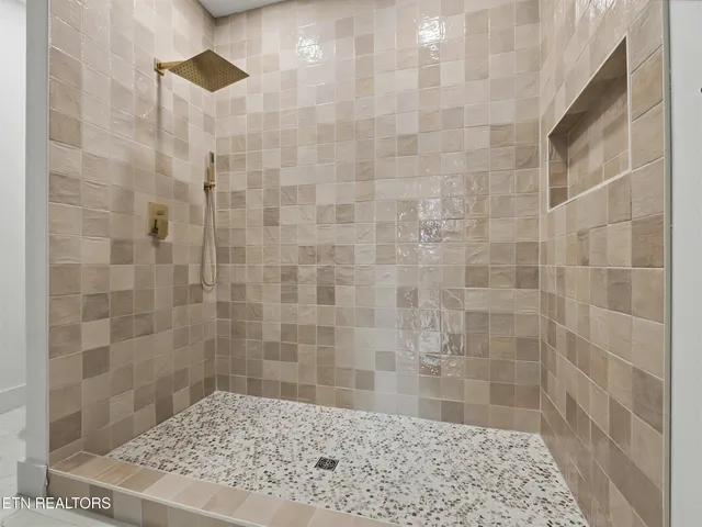 $699,999 | 1904 Amherst Road, Knoxville, TN 37909