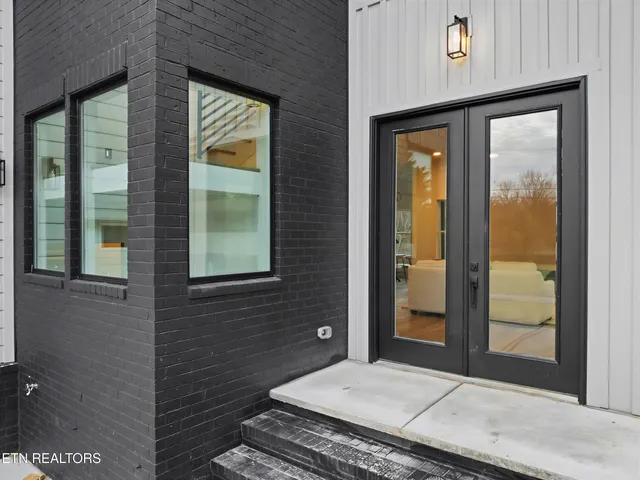 $699,999 | 1904 Amherst Road, Knoxville, TN 37909