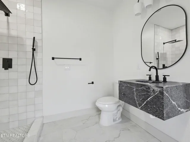 $699,999 | 1904 Amherst Road, Knoxville, TN 37909