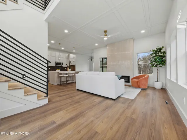 $699,999 | 1904 Amherst Road, Knoxville, TN 37909