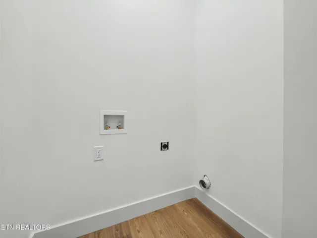 $699,999 | 1904 Amherst Road, Knoxville, TN 37909