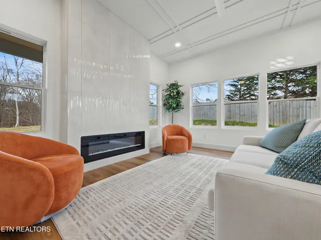 $699,999 | 1904 Amherst Road, Knoxville, TN 37909