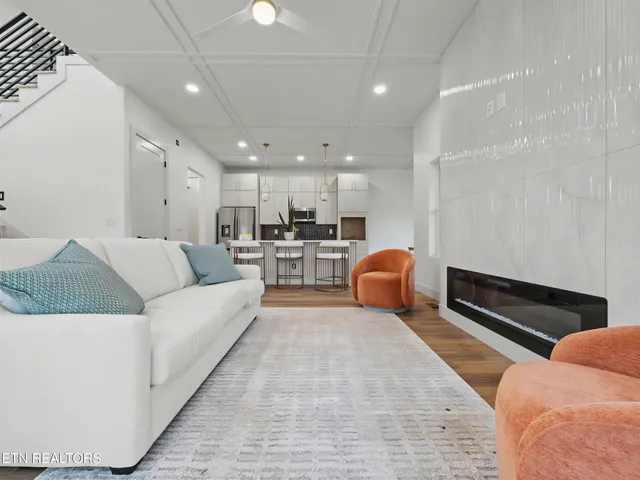 $699,999 | 1904 Amherst Road, Knoxville, TN 37909