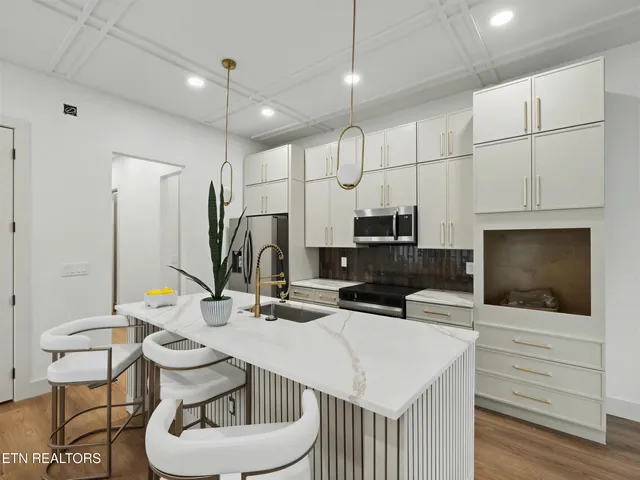 $699,999 | 1904 Amherst Road, Knoxville, TN 37909