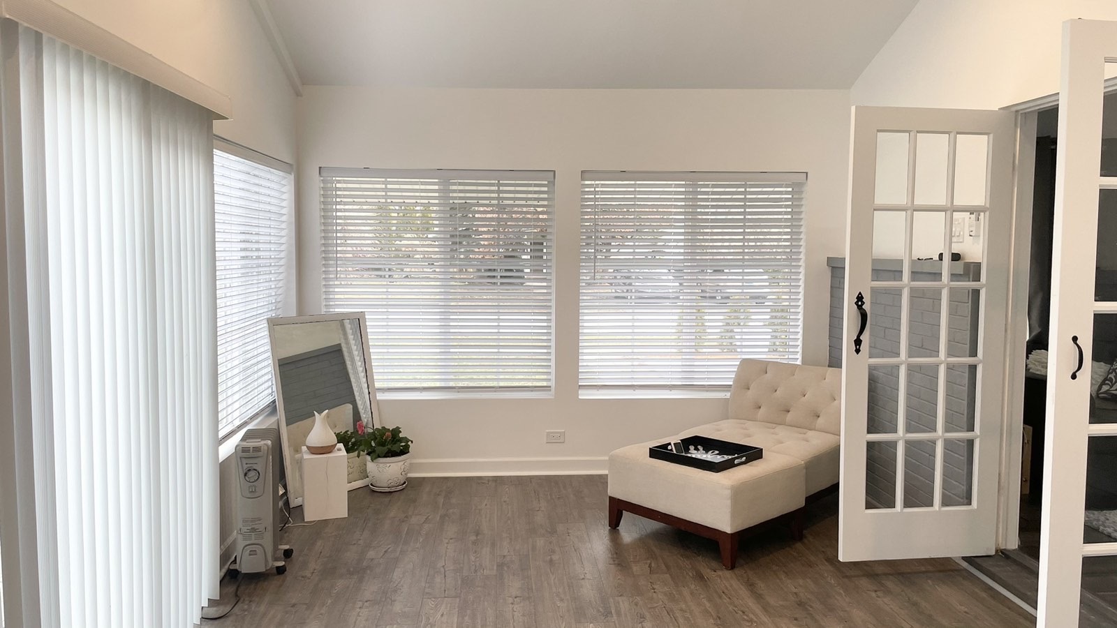 2749 Virginia Lane Glenview, IL 60025 - Photo 31 of 39 a living room with furniture and a window
