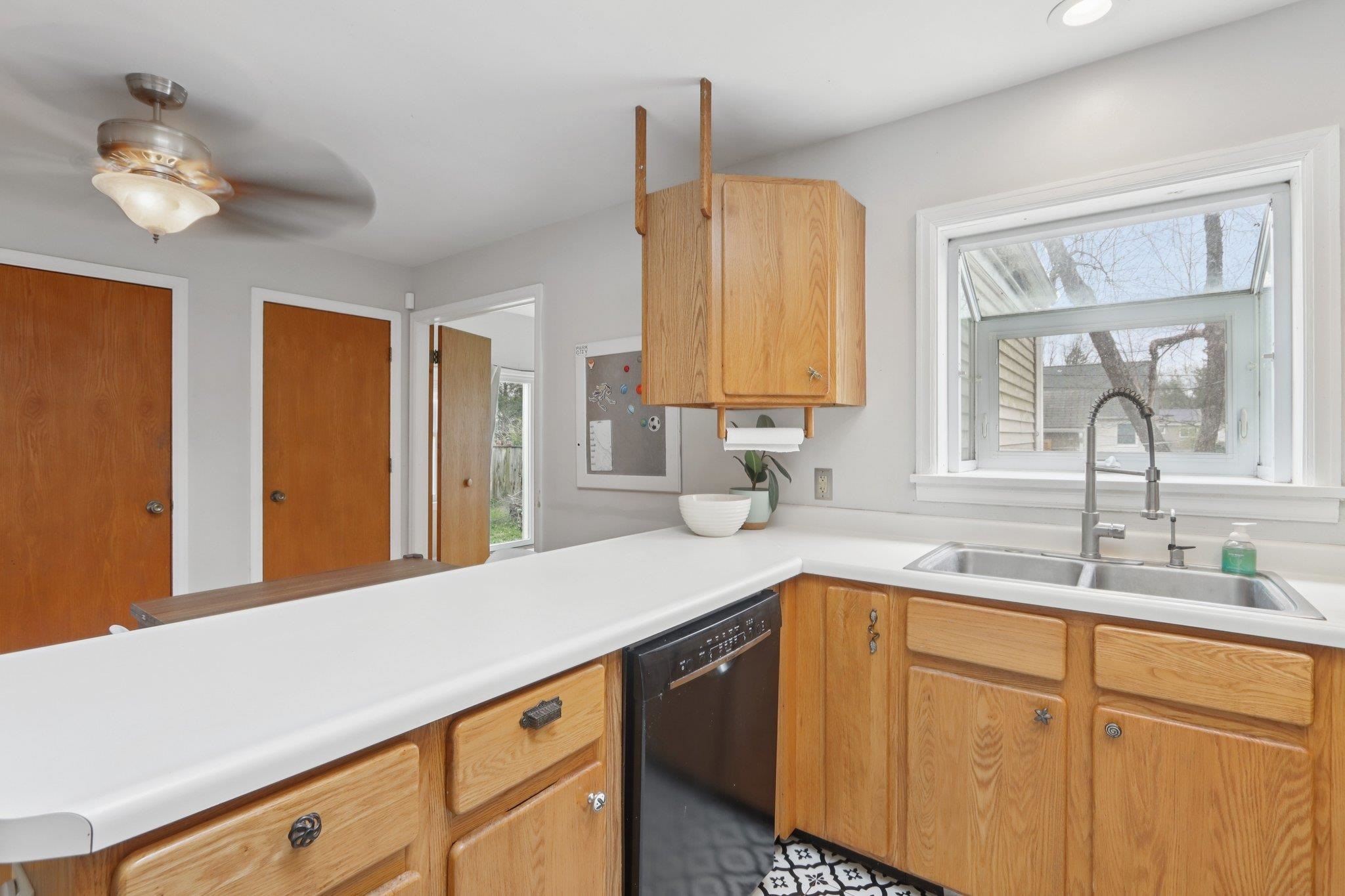 10 South Hillside Terrace Madison, WI 53705 - Photo 9 of 38