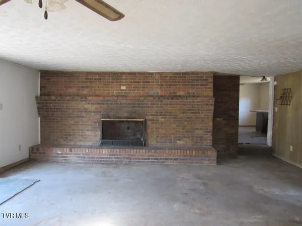 $75,000 | 301 Rose Hill Drive, Rose Hill, VA 24281