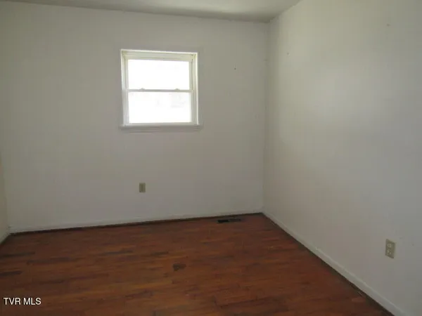$75,000 | 301 Rose Hill Drive, Rose Hill, VA 24281