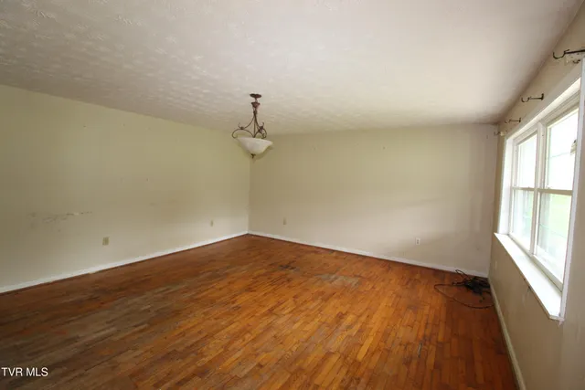 $85,000 | 301 Rose Hill Drive, Rose Hill, VA 24281